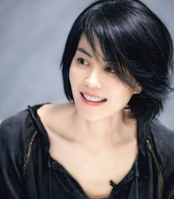 2025年锋菲恋风波再起：王菲与年轻男生亲密引发谢霆锋心酸回应-第1张图片-九妖电影