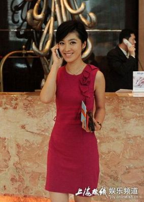 佘雅静婚礼：首次曝光爸爸身影，优雅送女到爱人手中-第1张图片-九妖电影