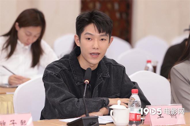 《沙尘暴》在京研讨 高群书赞段奕宏选戏不看番位（沙尘暴席卷全国）-第4张图片-九妖电影