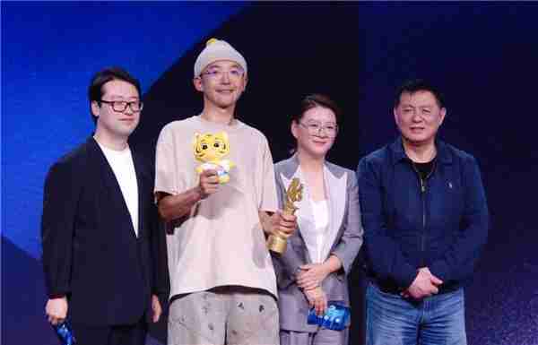 大影节落幕 葛优咏梅张子枫分获年度男女演员荣誉（葛优获得戛纳国际电影节影帝）-第6张图片-九妖电影