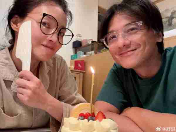舒淇说和冯德伦是老夫老妻 天天都是情人节-第1张图片-九妖电影