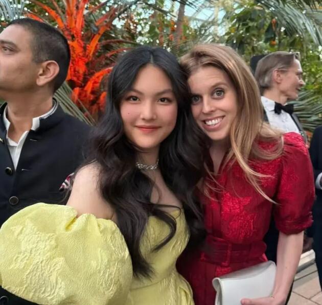 李湘晒带女儿王诗龄参加英国皇室聚会照片-第1张图片-九妖电影