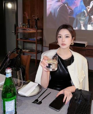 周扬青家庭显赫引发关注，罗志祥女友个人资料与整容传闻成为网络热议焦点-第1张图片-九妖电影