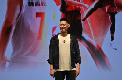 林书豪的NBA生涯与转战CBA的原因分析，以及他如何实现个人价值的高低对比-第1张图片-九妖电影
