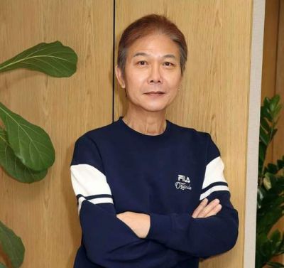 香港男星妻子曝光疑似怀孕，公共场合拉裤头引发热议-第1张图片-九妖电影