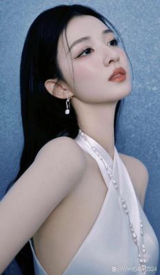 王楚然时尚大片上线：从仙女到蛊王的完美变身与无可挑剔的颜值魅力-第1张图片-九妖电影