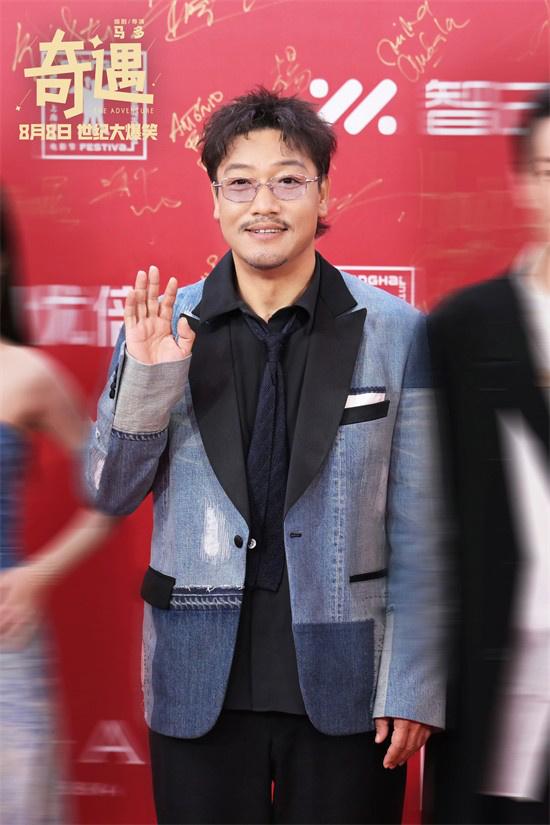 《奇遇》剧组合体亮相 贾冰王皓演绎爆笑双向穿越（奇遇1-cut电影）-第4张图片-九妖电影