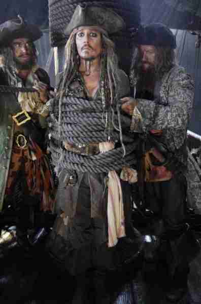 加勒比海盗5：死无对证 Pirates of the Caribbean- Dead Men Tell No Tales-第3张图片-九妖电影