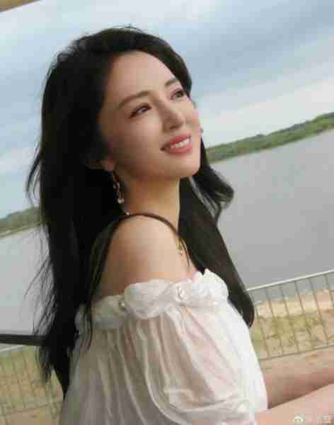 45岁董璇再婚 前夫高云翔去年被曝再婚生女-第1张图片-九妖电影