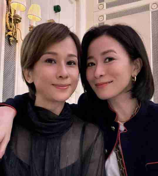 佘诗曼为文颂娴庆生：祝我们的文大小姐健康快乐-第1张图片-九妖电影