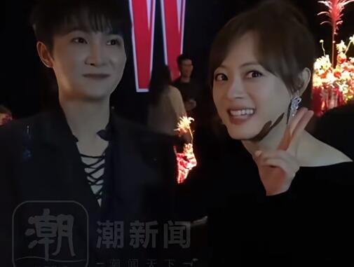 孙俪帮女儿小花“追星”周深：看我身边是谁呀？-第1张图片-九妖电影