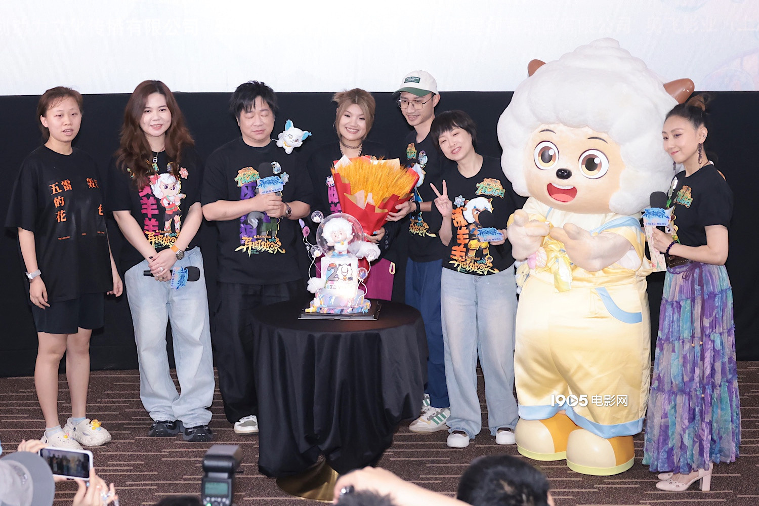 《喜羊羊与灰太狼之异国破晓》首映 配音现场教学-第4张图片-旧杳电影网 《喜羊羊与灰太狼之异国破晓》首映 配音现场教学-第4张图片-旧杳电影网