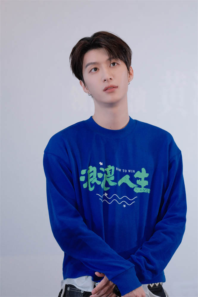 韩寒范丞丞《浪浪人生》上海路演 沈腾盛赞支持-第1张图片-旧杳电影网 韩寒范丞丞《浪浪人生》上海路演 沈腾盛赞支持-第1张图片-旧杳电影网