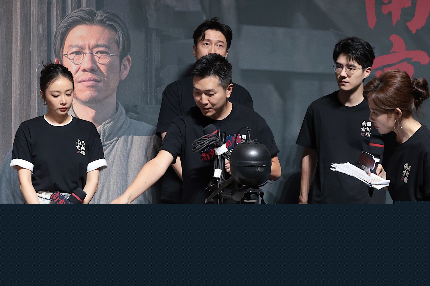 《南京照相馆》北京首映 王传君谈杀青特别礼物-第2张图片-旧杳电影网 《南京照相馆》北京首映 王传君谈杀青特别礼物-第2张图片-旧杳电影网