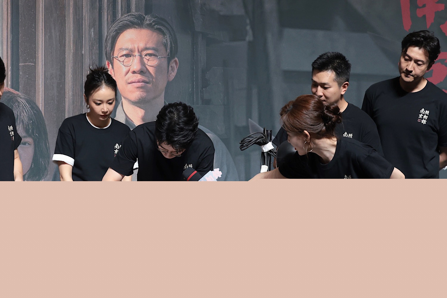 《南京照相馆》北京首映 王传君谈杀青特别礼物-第4张图片-旧杳电影网 《南京照相馆》北京首映 王传君谈杀青特别礼物-第4张图片-旧杳电影网