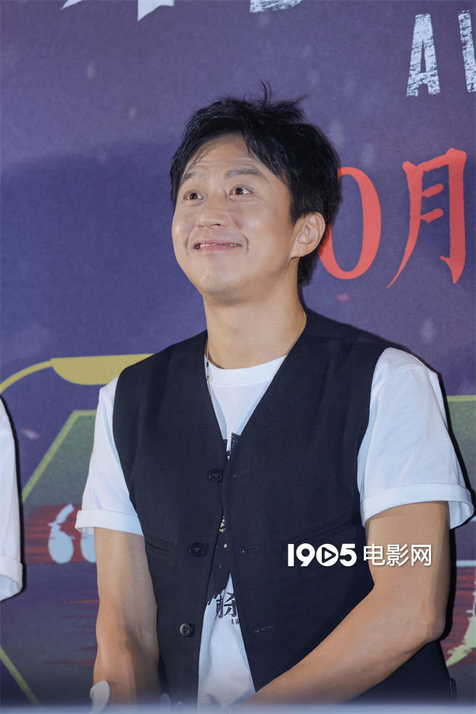 《刺杀小说家2》首映 邓超张震互夸 路阳赞丁程鑫-第2张图片-旧杳电影网