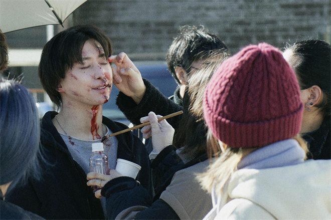 鲜血淋漓拳击搏命…《全裸导演》主创新作曝幕后-第2张图片-旧杳电影网 鲜血淋漓拳击搏命…《全裸导演》主创新作曝幕后-第2张图片-旧杳电影网