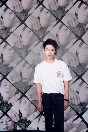 李鸿其-第1张图片-旧杳电影网