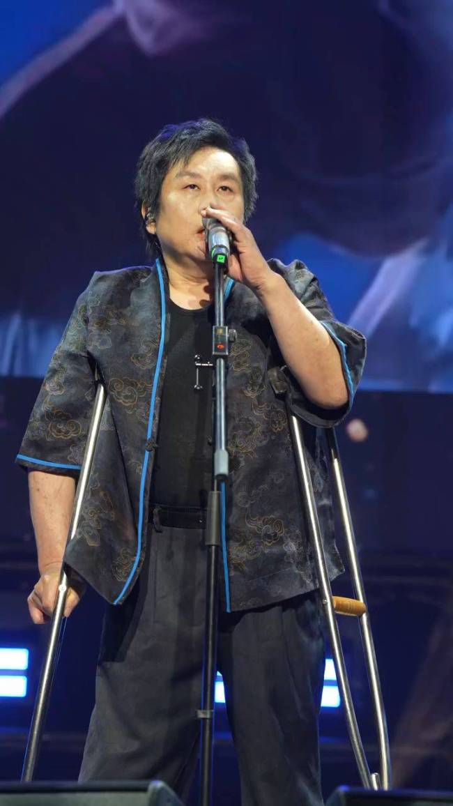 郑智化发文致歉：因登机过程不顺 一时气愤遂夸张-第1张图片-旧杳电影网