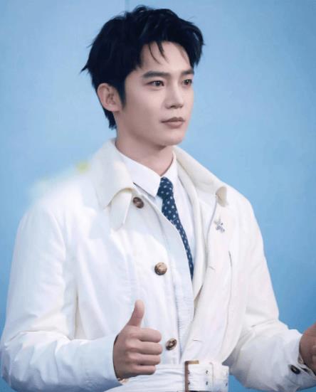 于适拍摄期间意外撞到头部 对接发文报平安-第2张图片-旧杳电影网 于适拍摄期间意外撞到头部 对接发文报平安-第2张图片-旧杳电影网