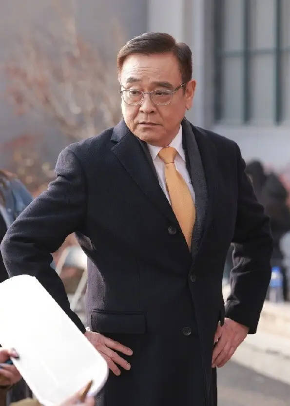 尔冬升称金像奖拉赞助困难 :可能要缩小规模举办-第1张图片-旧杳电影网 尔冬升称金像奖拉赞助困难 :可能要缩小规模举办-第1张图片-旧杳电影网