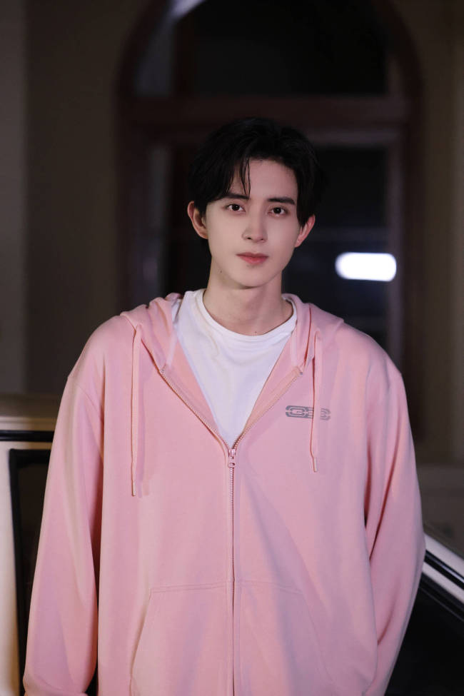 敖瑞鹏方发长文回应被跟车:事后第一时间报了交警-第1张图片-旧杳电影网 敖瑞鹏方发长文回应被跟车:事后第一时间报了交警-第1张图片-旧杳电影网