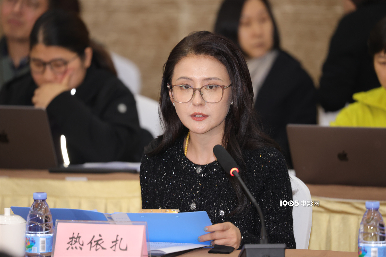 《灼灼韶华》研讨会 专家主创热议“她题材”创作-第4张图片-旧杳电影网 《灼灼韶华》研讨会 专家主创热议“她题材”创作-第4张图片-旧杳电影网