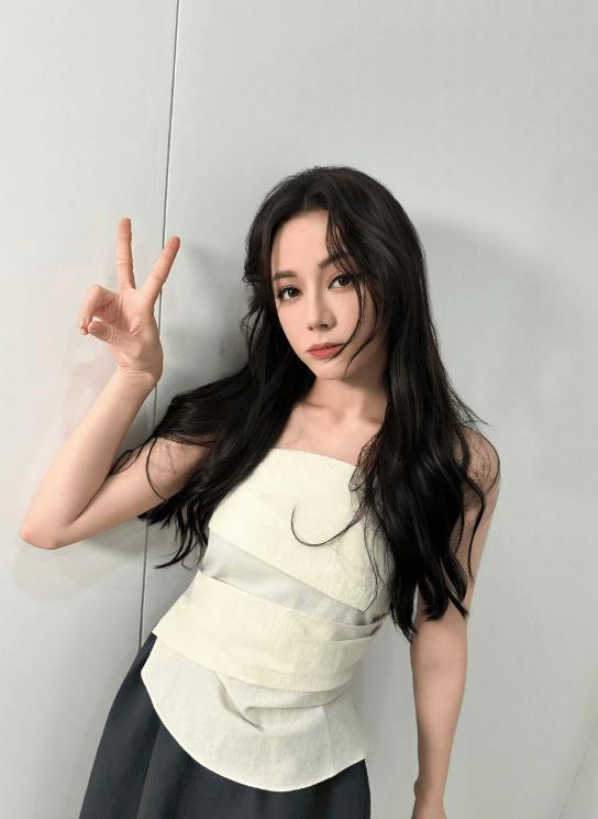 对接回复迪丽热巴身体状况：早前已看过医生-第2张图片-旧杳电影网