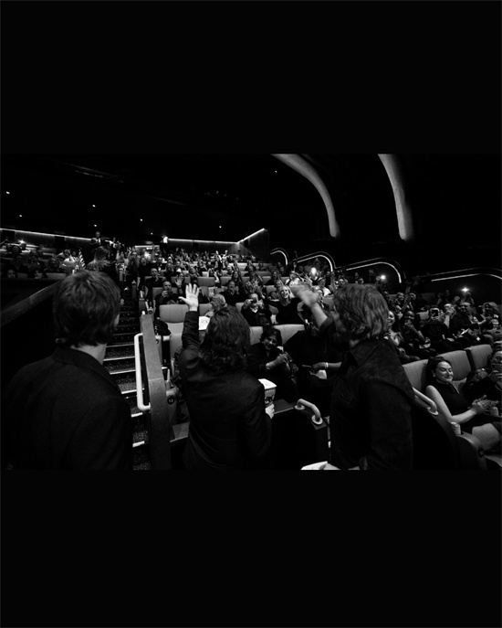 阿汤哥现身《猎杀游戏》伦敦首映 新预告爆燃来袭-第2张图片-旧杳电影网