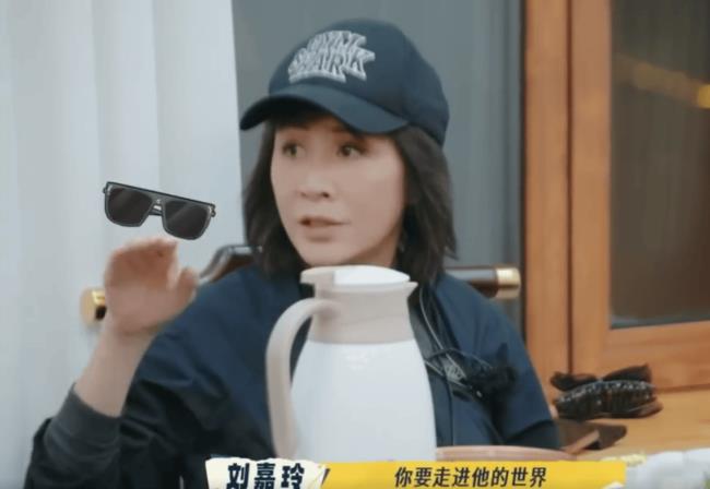 刘嘉玲称拍王家卫电影不用担心灯光:追求到最极致-第1张图片-旧杳电影网 刘嘉玲称拍王家卫电影不用担心灯光:追求到最极致-第1张图片-旧杳电影网