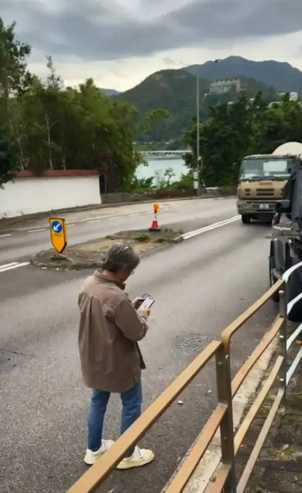 港媒曝陈可辛为躲狗发生车祸 警方正调查意外原因-第1张图片-旧杳电影网 港媒曝陈可辛为躲狗发生车祸 警方正调查意外原因-第1张图片-旧杳电影网