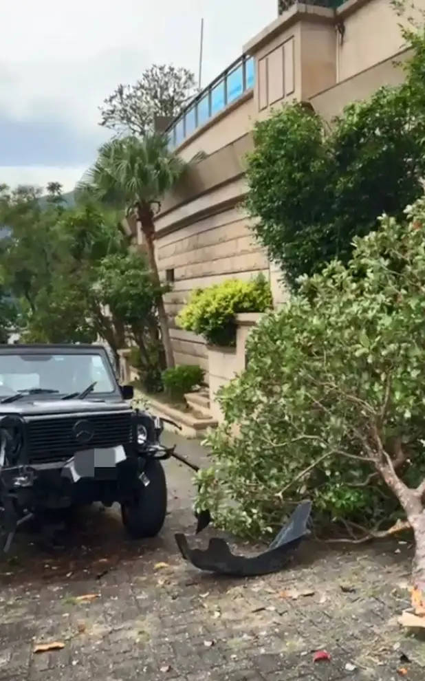 港媒曝陈可辛为躲狗发生车祸 警方正调查意外原因-第3张图片-旧杳电影网 港媒曝陈可辛为躲狗发生车祸 警方正调查意外原因-第3张图片-旧杳电影网