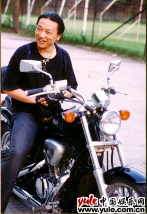 张炬-第1张图片-旧杳电影网