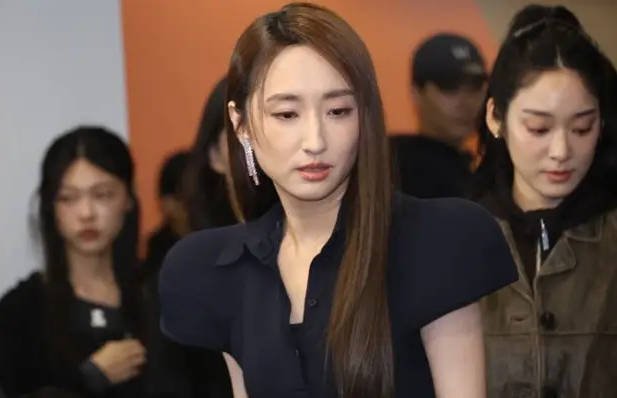 柯佳嬿回应老公谢坤达承认逃兵役后近况：他在反省-第1张图片-旧杳电影网