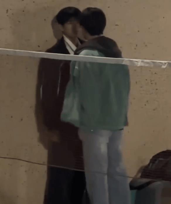 拍短剧时被真打演员发文报平安 剧组致歉-第1张图片-旧杳电影网