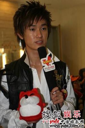 钟卓-第1张图片-旧杳电影网