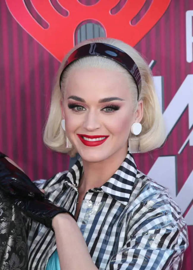 水果姐豪宅案胜诉!房主需向女方支付约180万美元-第2张图片-旧杳电影网 水果姐豪宅案胜诉!房主需向女方支付约180万美元-第2张图片-旧杳电影网