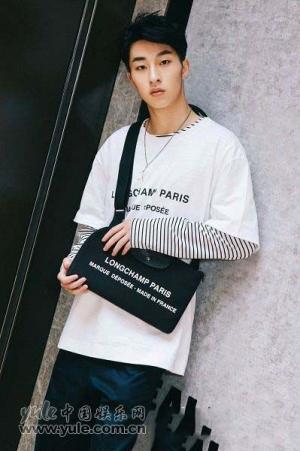 许振啸-第1张图片-旧杳电影网