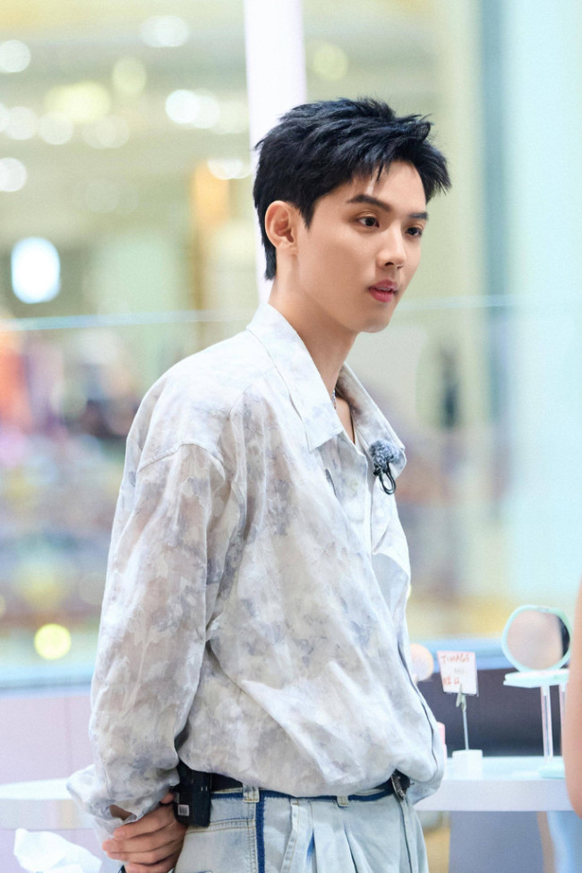 《巴黎合伙人》双店经营迎考验 国货出海渠道再升级-第8张图片-旧杳电影网 《巴黎合伙人》双店经营迎考验 国货出海渠道再升级-第8张图片-旧杳电影网