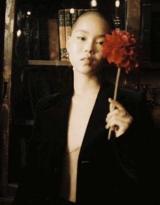 XG成员Cocona做胸部切除术 被视作女性有很大不适-第2张图片-旧杳电影网