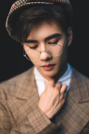 魏伸洲-第1张图片-旧杳电影网