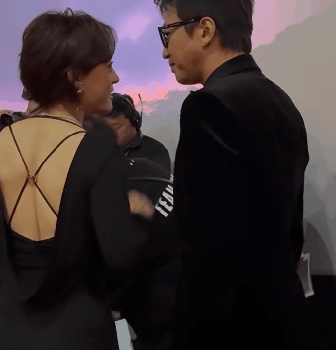 46岁章子怡和43孙俪同框,才发现女人到中年,幸不幸福都写在脸上-第20张图片-旧杳电影网 46岁章子怡和43孙俪同框,才发现女人到中年,幸不幸福都写在脸上-第20张图片-旧杳电影网