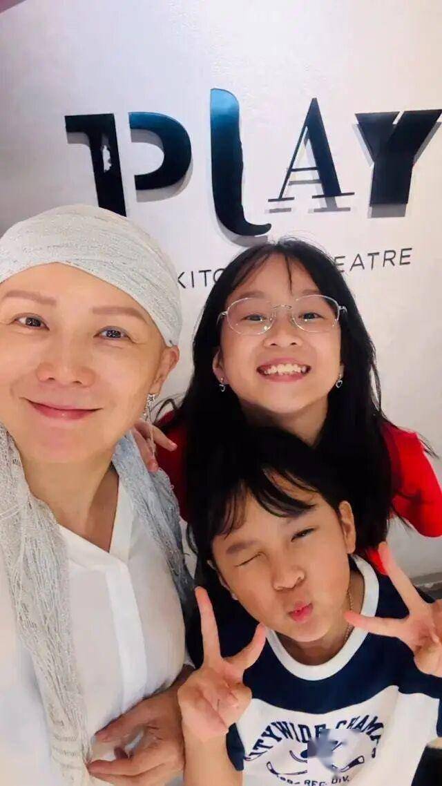 前港姐乳癌复发痛到无法站立,全靠两女儿支持乐观抗癌魔-第5张图片-旧杳电影网 前港姐乳癌复发痛到无法站立,全靠两女儿支持乐观抗癌魔-第5张图片-旧杳电影网