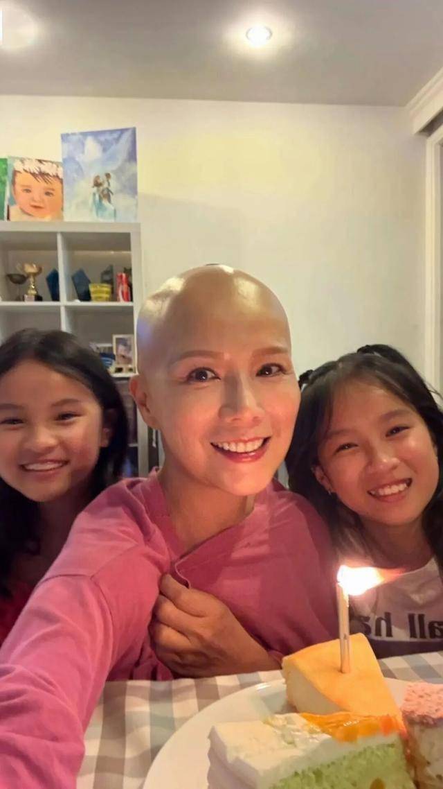 前港姐乳癌复发痛到无法站立,全靠两女儿支持乐观抗癌魔-第11张图片-旧杳电影网 前港姐乳癌复发痛到无法站立,全靠两女儿支持乐观抗癌魔-第11张图片-旧杳电影网