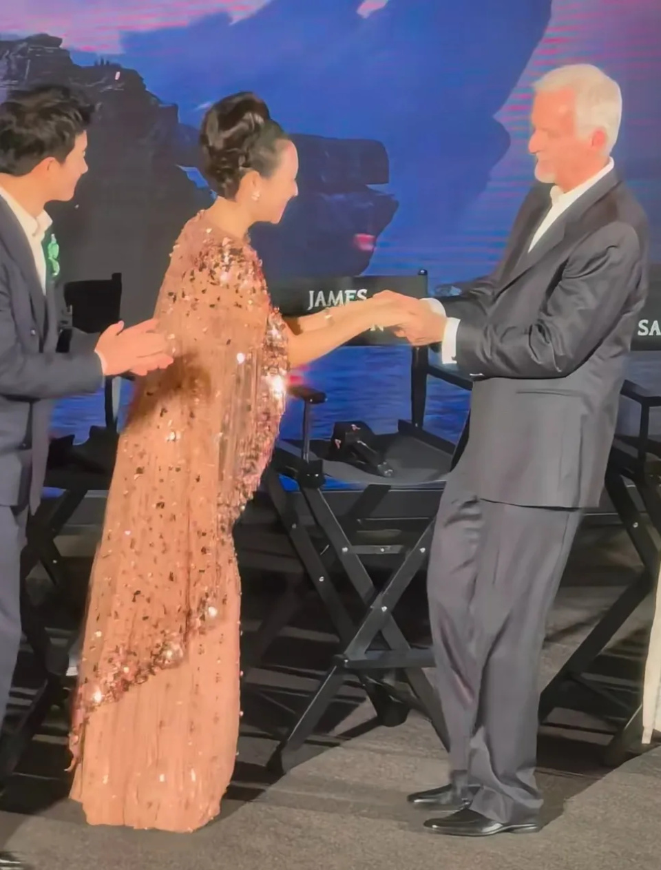 章子怡被吐槽拜高踩低！主动和卡梅隆热聊，对孙俪邓超略显冷淡-第15张图片-旧杳电影网