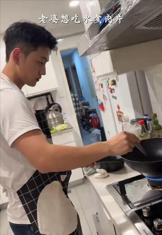 刚离婚，她就跟帅弟弟谈上了？-第12张图片-旧杳电影网