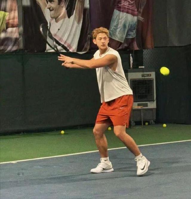 刚离婚，她就跟帅弟弟谈上了？-第13张图片-旧杳电影网