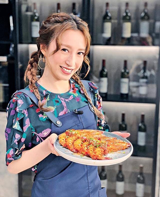 TVB视后龚嘉欣庆生，少妇联盟大搞睡衣派对，事业登顶感情随缘-第3张图片-旧杳电影网