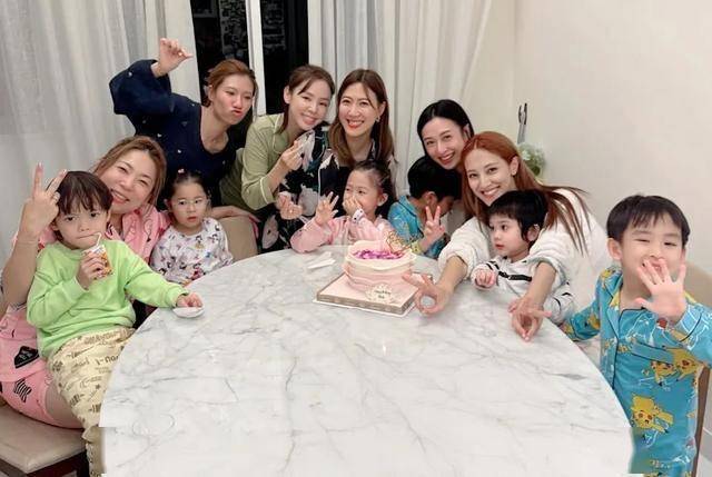 TVB视后龚嘉欣庆生，少妇联盟大搞睡衣派对，事业登顶感情随缘-第6张图片-旧杳电影网