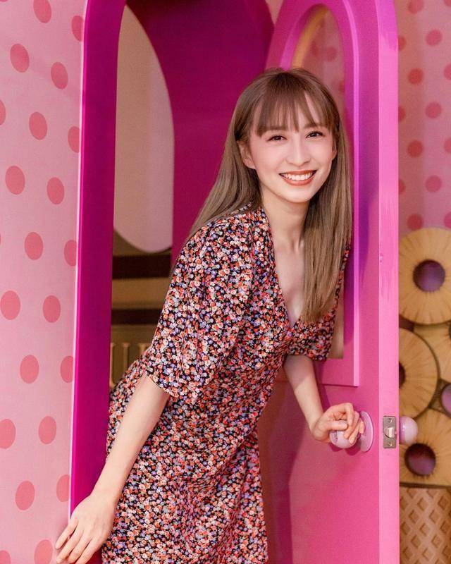 TVB视后龚嘉欣庆生，少妇联盟大搞睡衣派对，事业登顶感情随缘-第12张图片-旧杳电影网